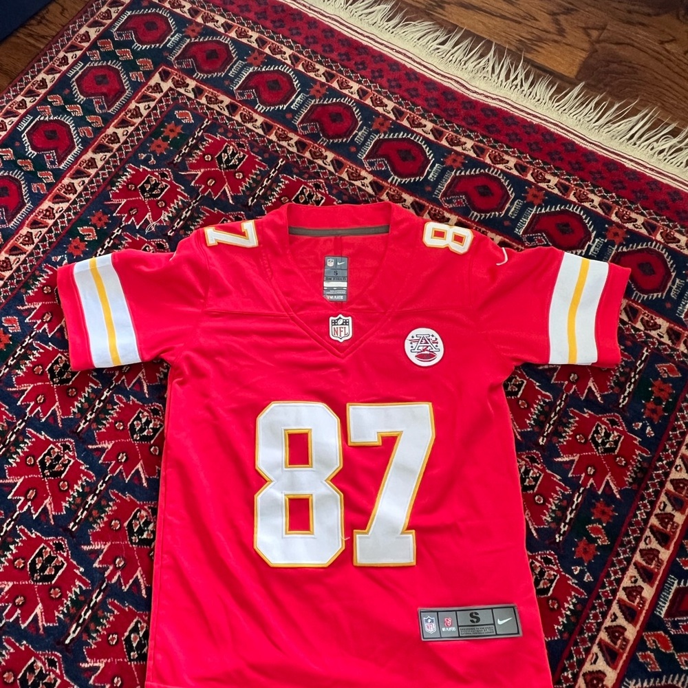 Kansas City chiefs woman’s jersey